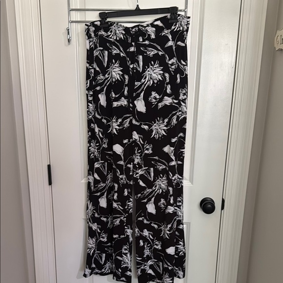 White House Black Market Pants - White House Black Market Wide Leg palazzo pants